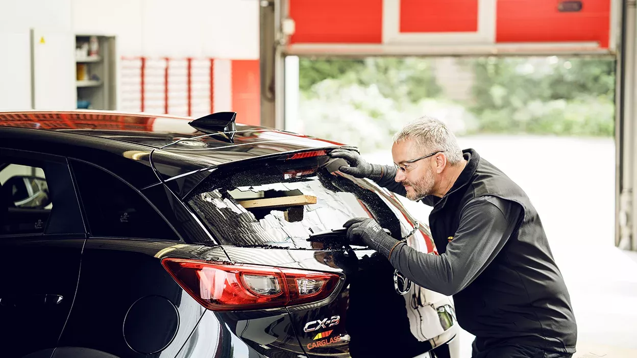 Kaputte Heckscheibe beim Auto? Wir helfen weiter